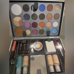 Ofra Professional Makeup Palette with Multi-Color Shades (Never used)